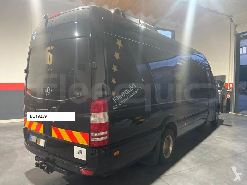 باص Mercedes