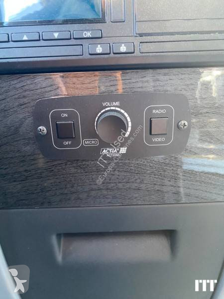 باص Isuzu Visigo