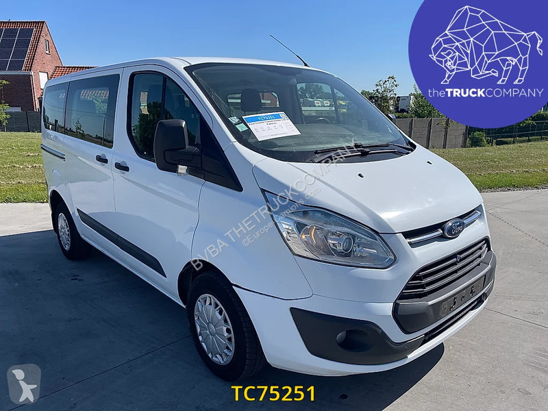 باص Ford kombi 130.35 9 places