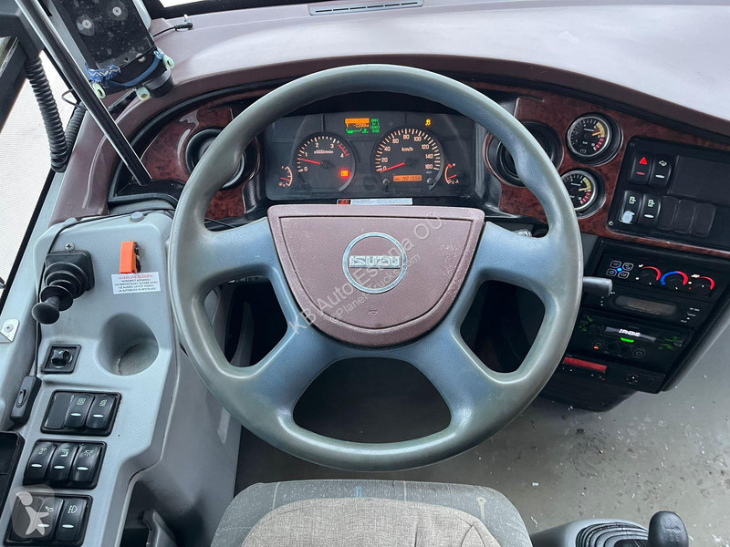 باص Isuzu Turquoise 36 SEATS / AC