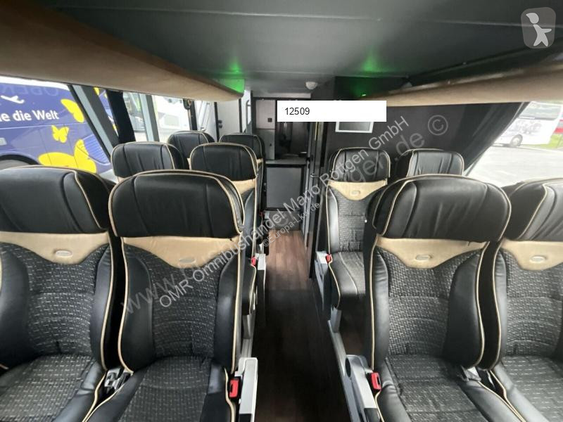 باص Neoplan Skyliner L