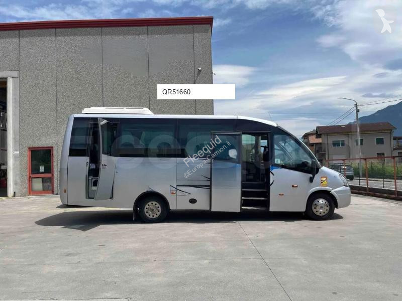 باص Iveco Unvi Compa
