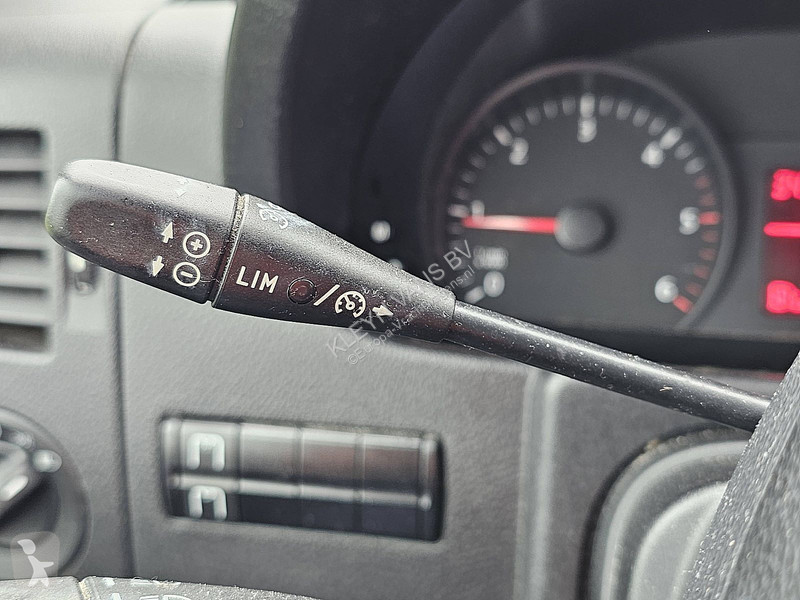 Haszongépjármű Volkswagen 2.0 L3H2 9 Pers Rolstoel