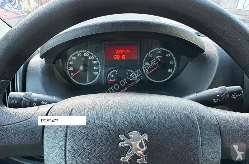 Veículo utilitário Peugeot 9 posti