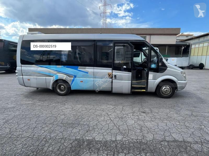Autobús Mercedes
