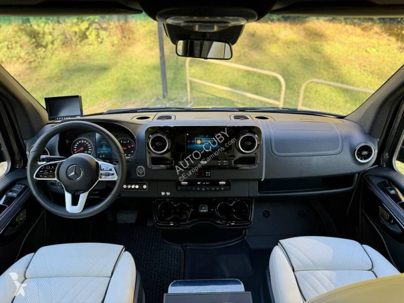 Autobus Mercedes Cuby 11+1 VIP Line