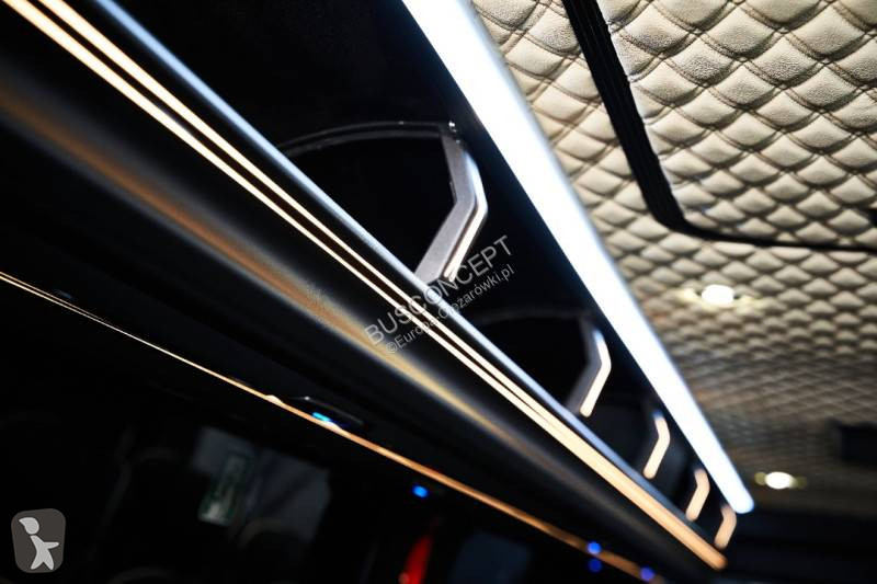 باص Mercedes 519 cdi  19+1+1 on stock