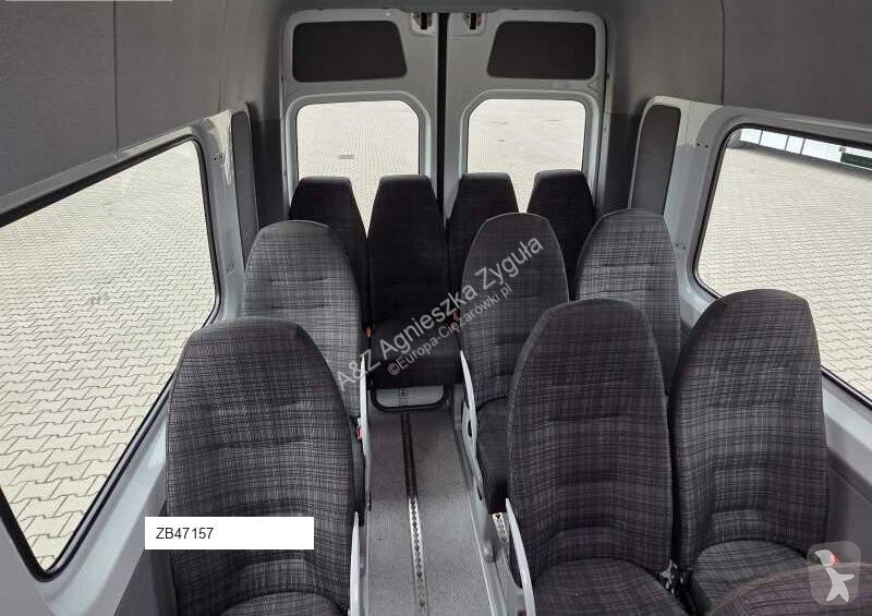 Autobuz Mercedes