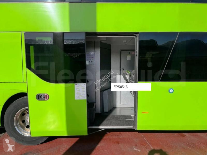 باص Neoplan Skyliner