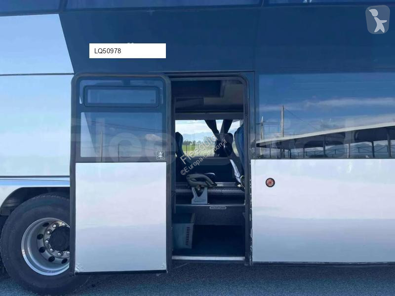 باص Neoplan Cityliner