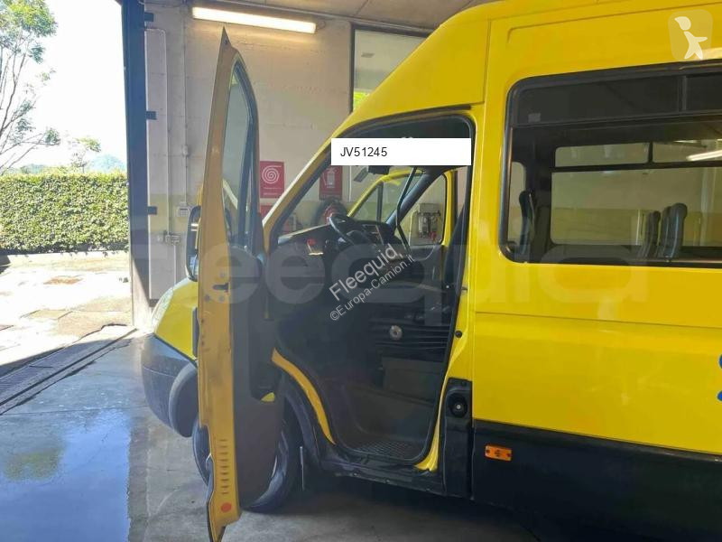 باص Iveco