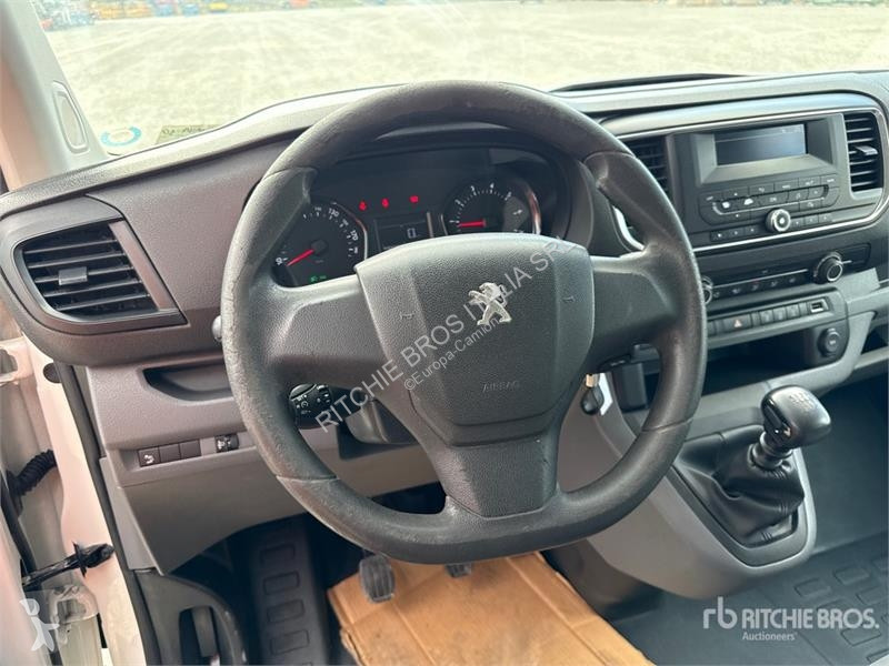 Veículo utilitário Peugeot 1.6 BlueHDI Premium...