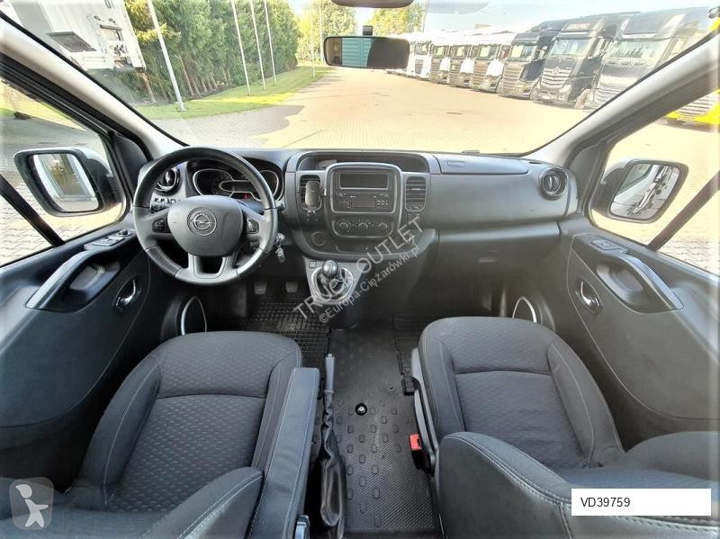 Véhicule utilitaire Opel VIVARO