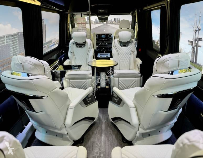 Autobus Mercedes Cuby 11+1 VIP Line