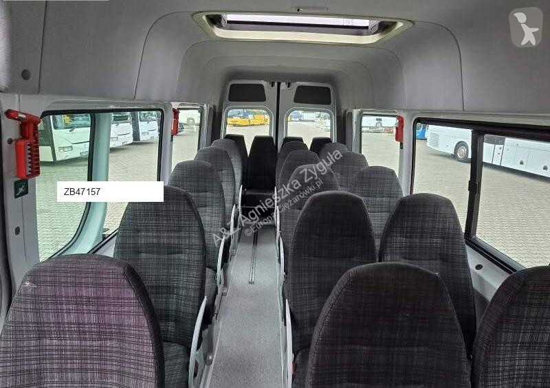Autobuz Mercedes