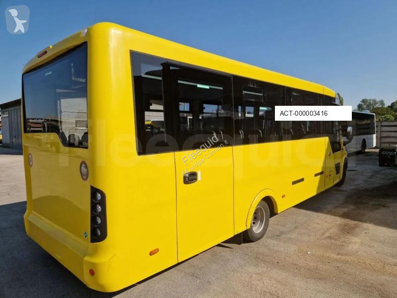 Autobussen Iveco Indcar
