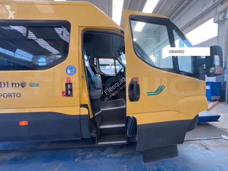 حافلة Iveco Daily