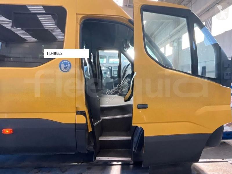Междуградски автобус Iveco Daily