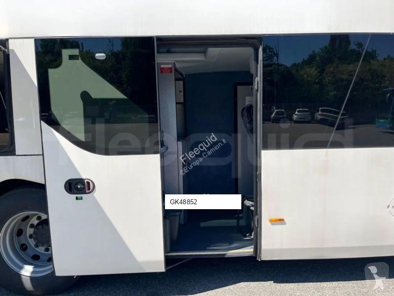 باص Neoplan Skyliner