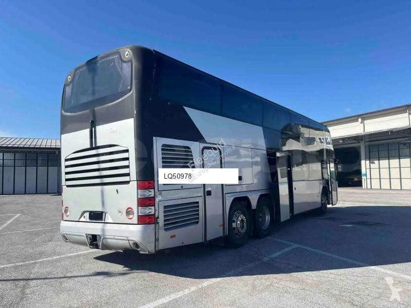 باص Neoplan Cityliner