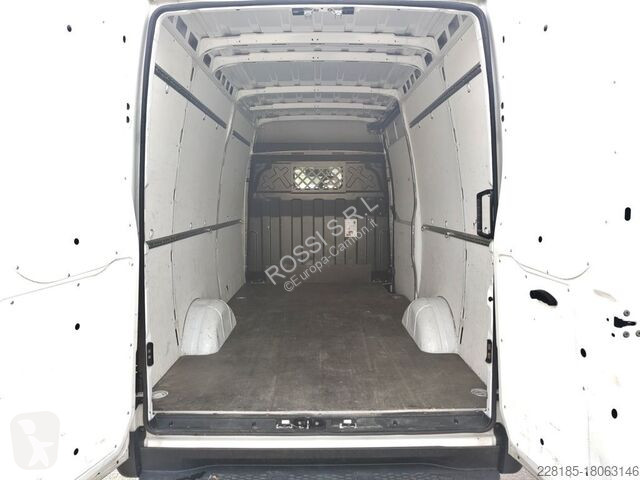 Véhicule utilitaire Iveco  DAILY - 35S16