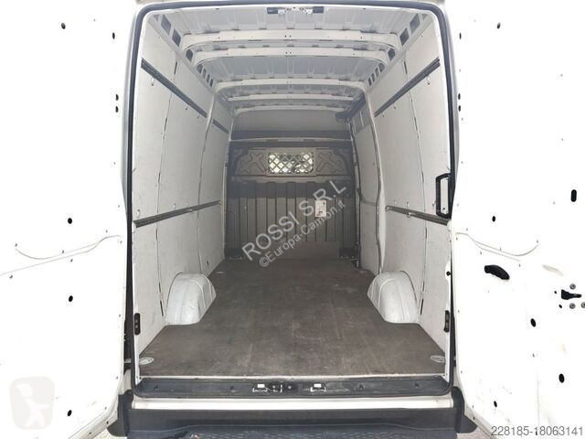 Véhicule utilitaire Iveco  DAILY - 35S16