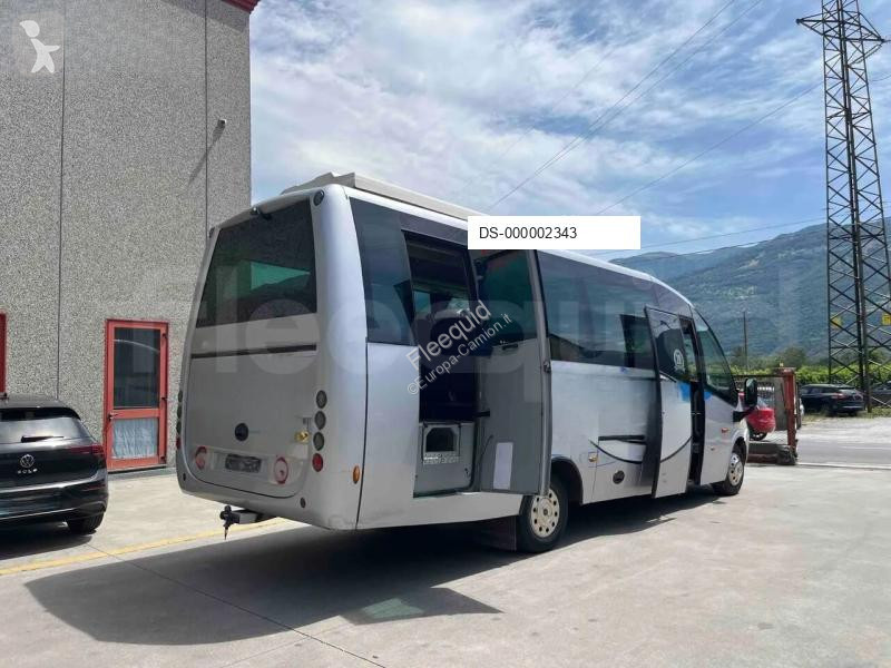 Autóbusz Iveco Unvi Compa
