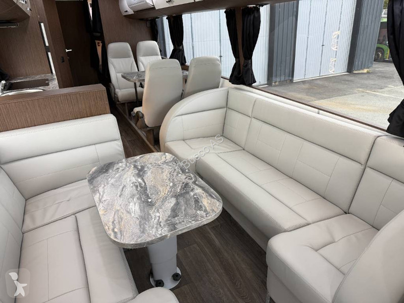 Autóbusz Volvo 9900. Motorhome!