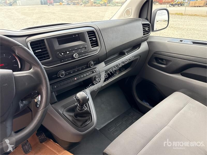 Veículo utilitário Peugeot 1.6 BlueHDI Premium...
