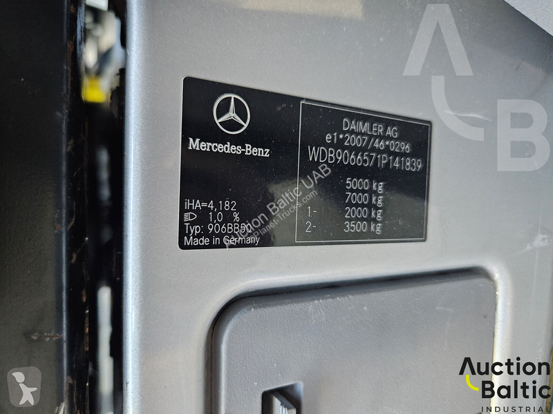 Autobuz Mercedes