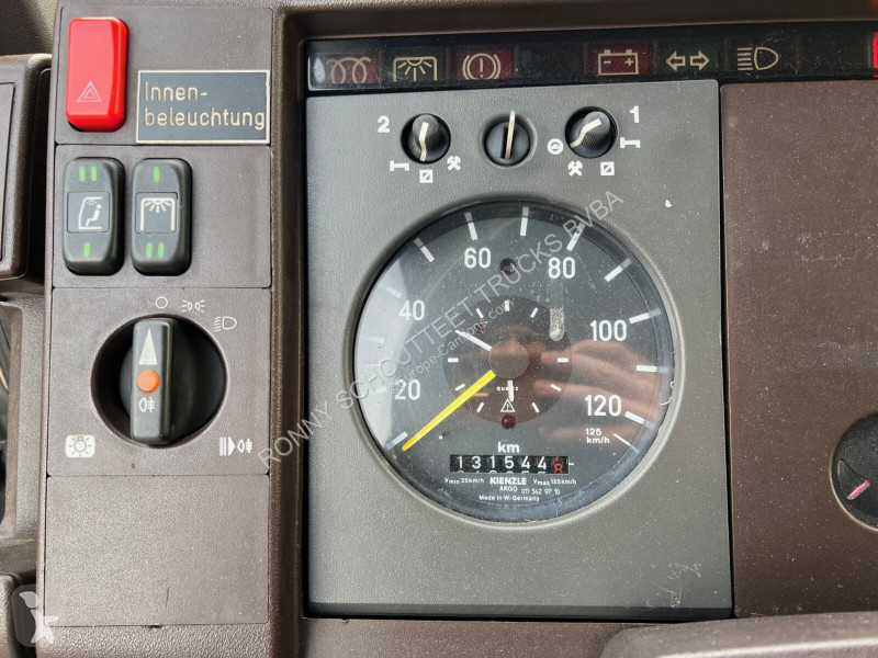 Autobussen Mercedes 711 D-KA 4x2 711 D-KA 4x2,...
