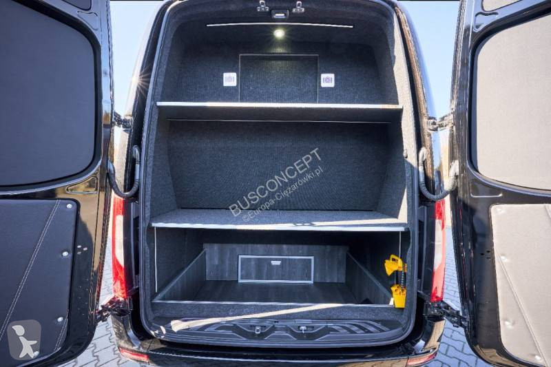 Autobuz Mercedes 519 cdi on stock