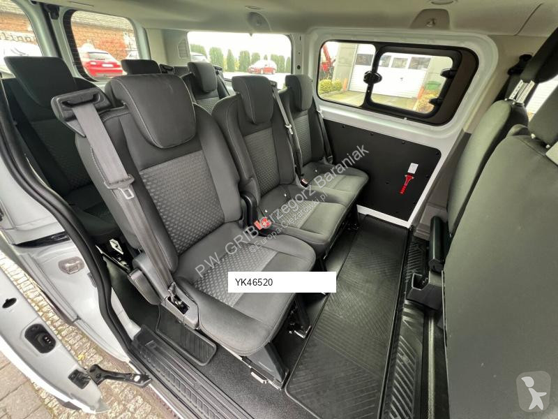 Autobus Ford Kombi 320 L2H1 Trend
