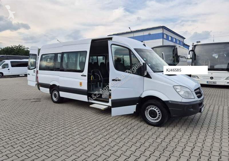 Autobuz Mercedes