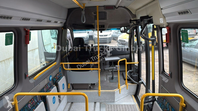 باص Mercedes 515 15-Sitzplätze