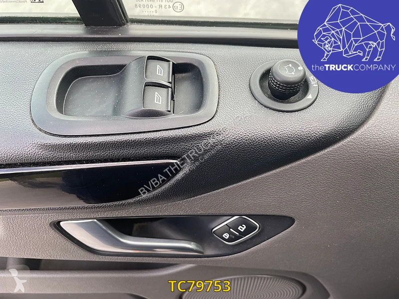Véhicule utilitaire Ford L2H1 5 - Places