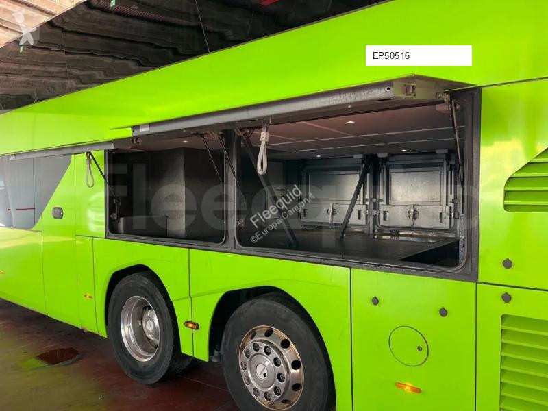 باص Neoplan Skyliner