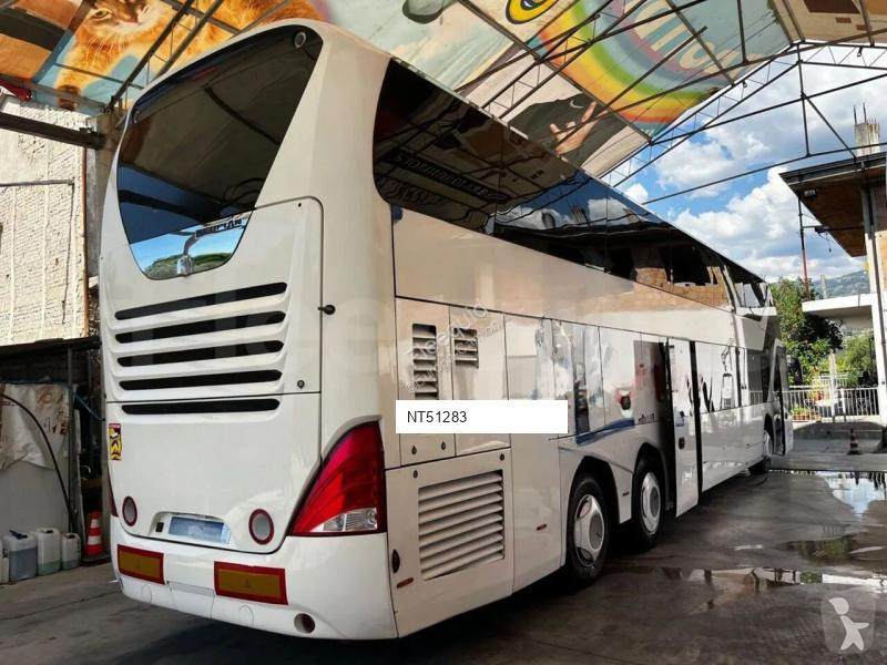 باص Neoplan Skyliner