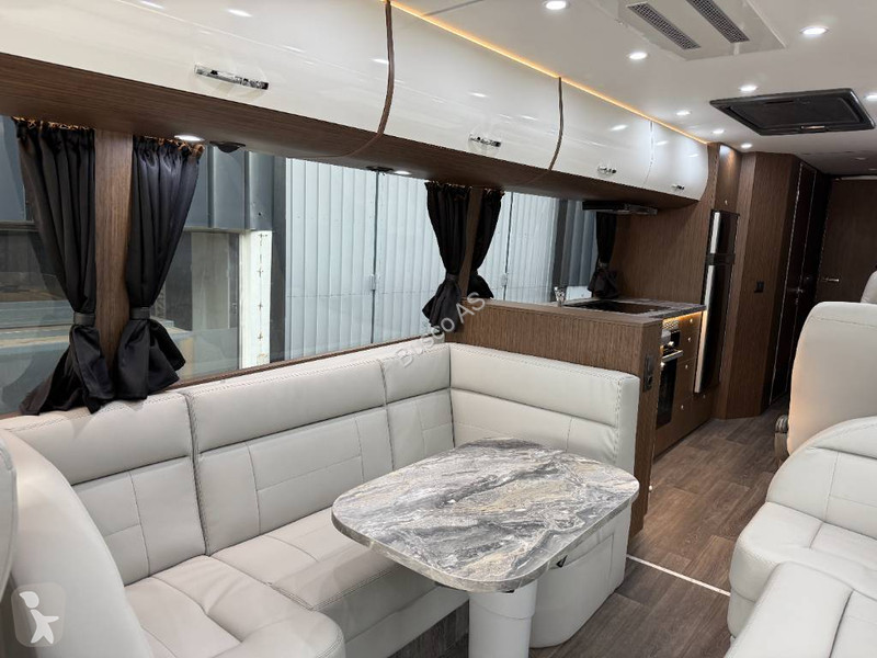Autóbusz Volvo 9900. Motorhome!