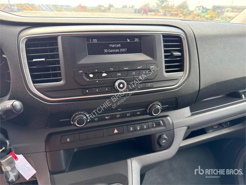 Veículo utilitário Peugeot 1.6 BlueHDI Premium...