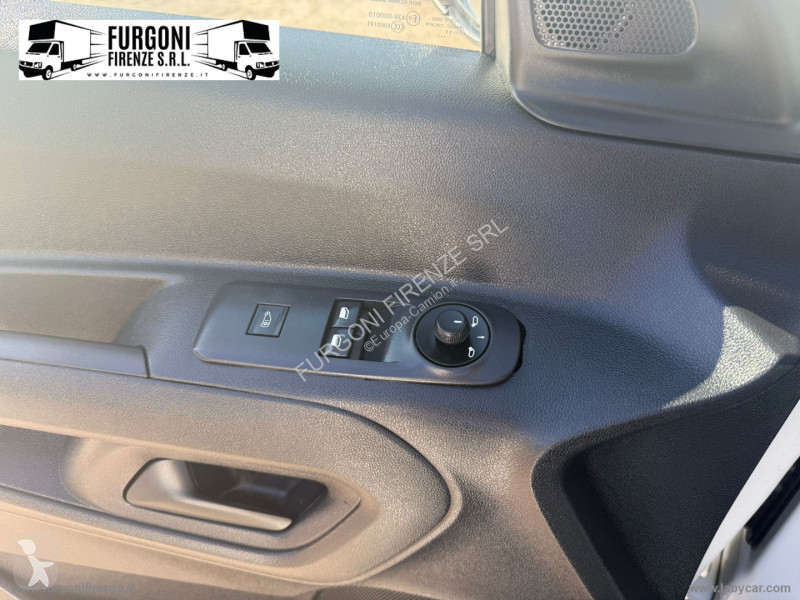 Autobus Peugeot BlueHDi 100 PC Furg. Pro