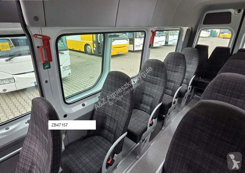 Autobuz Mercedes