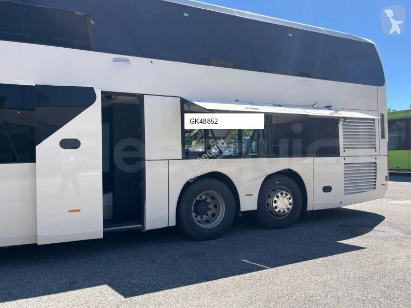 باص Neoplan Skyliner