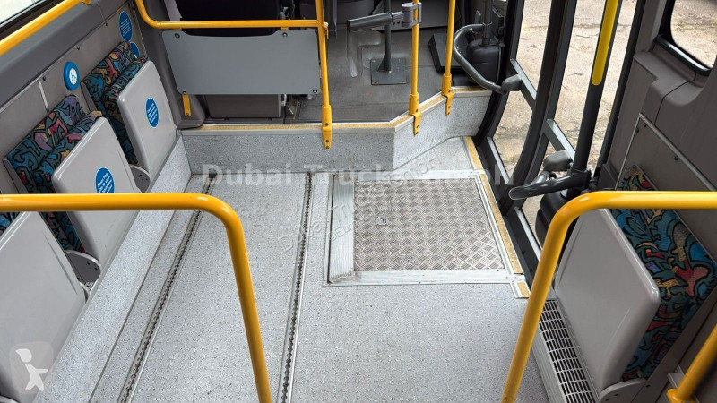 باص Mercedes 515 15-Sitzplätze