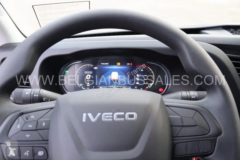 Véhicule utilitaire Iveco / 7.6m / Automatic /...