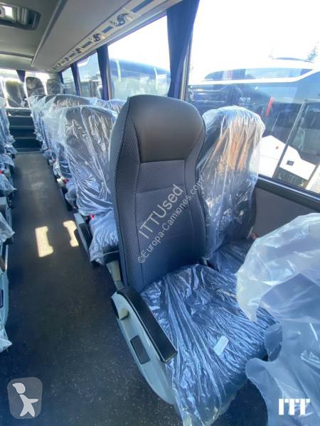باص Isuzu Visigo