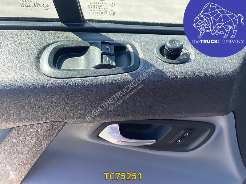 باص Ford kombi 130.35 9 places