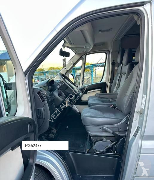 Veículo utilitário Peugeot 9 posti