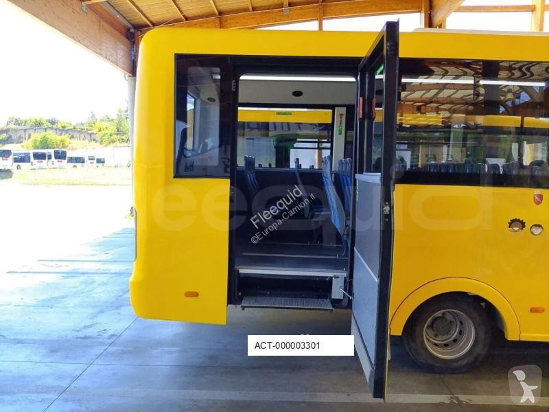 باص Iveco Indcar
