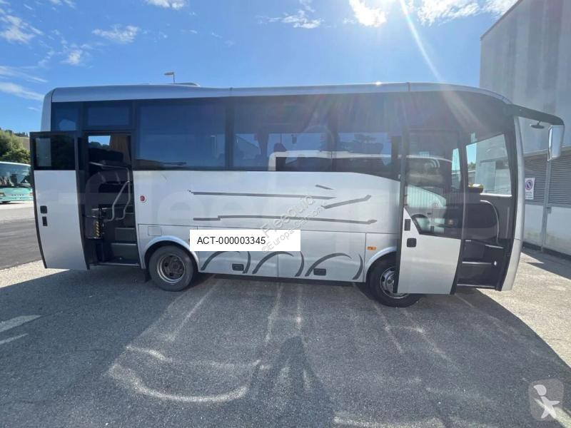 Bus Isuzu Novo